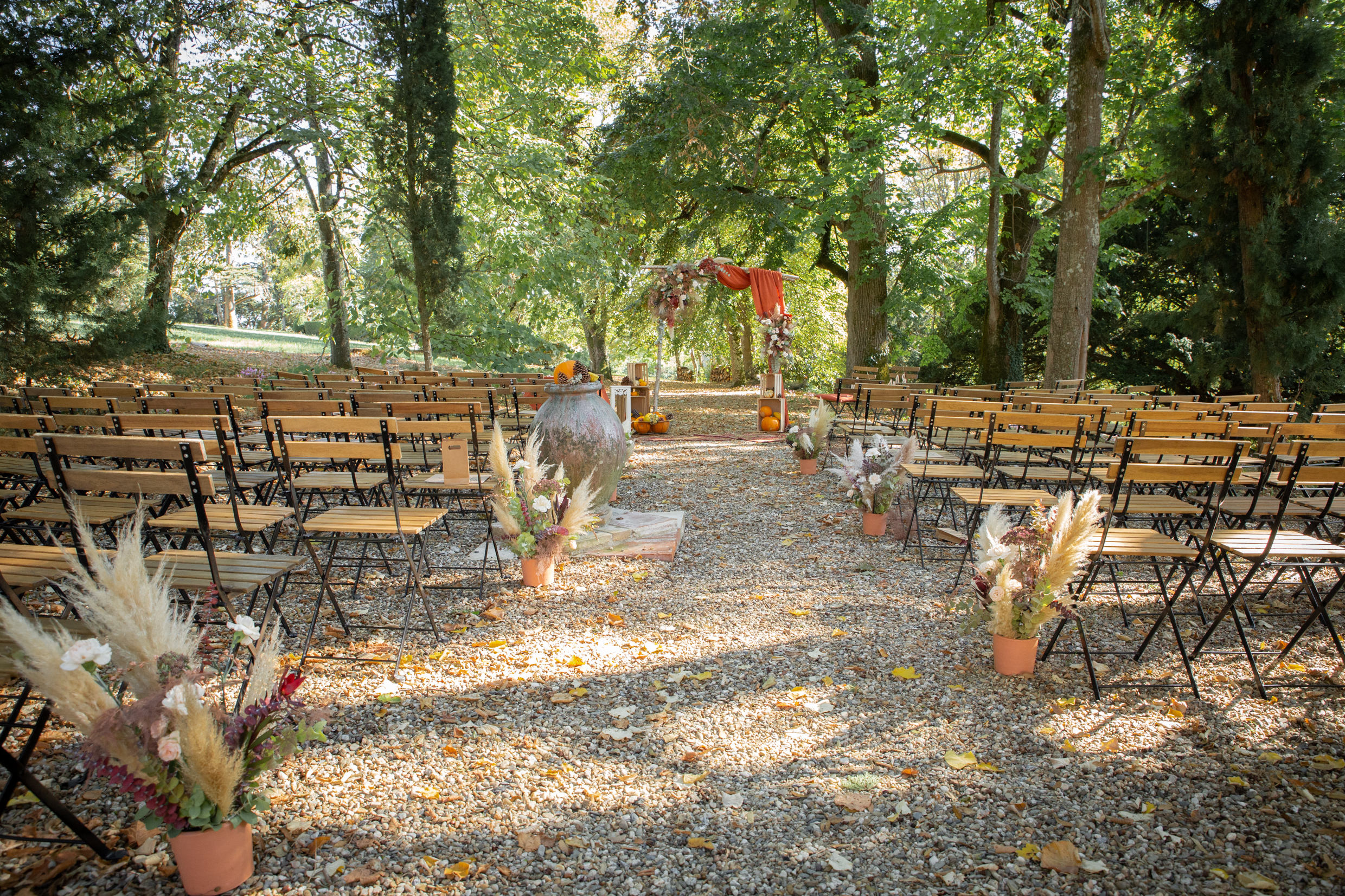 Mariage crépuscule d’automne — décoration de table et ambiance